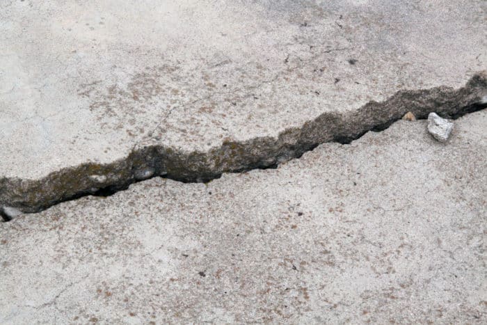 Concrete crack settling