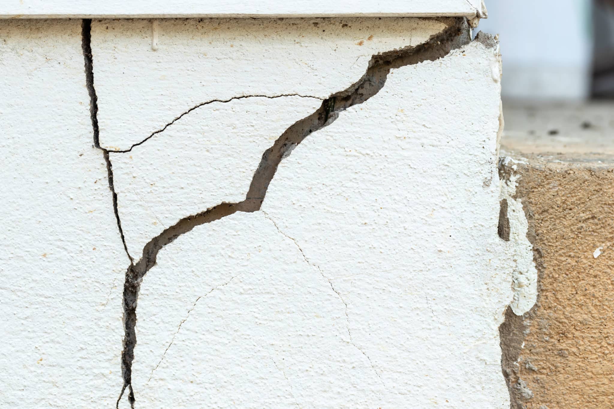 Which Stucco Cracks Are Serious And A Structural Concern Buyers Ask