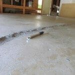Cracks in concrete floor with no rebar