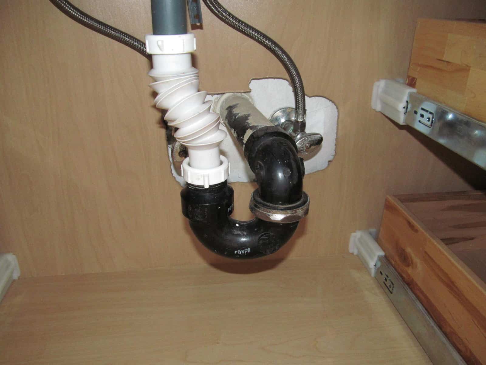 hooking up kitchen sink with flex pipe