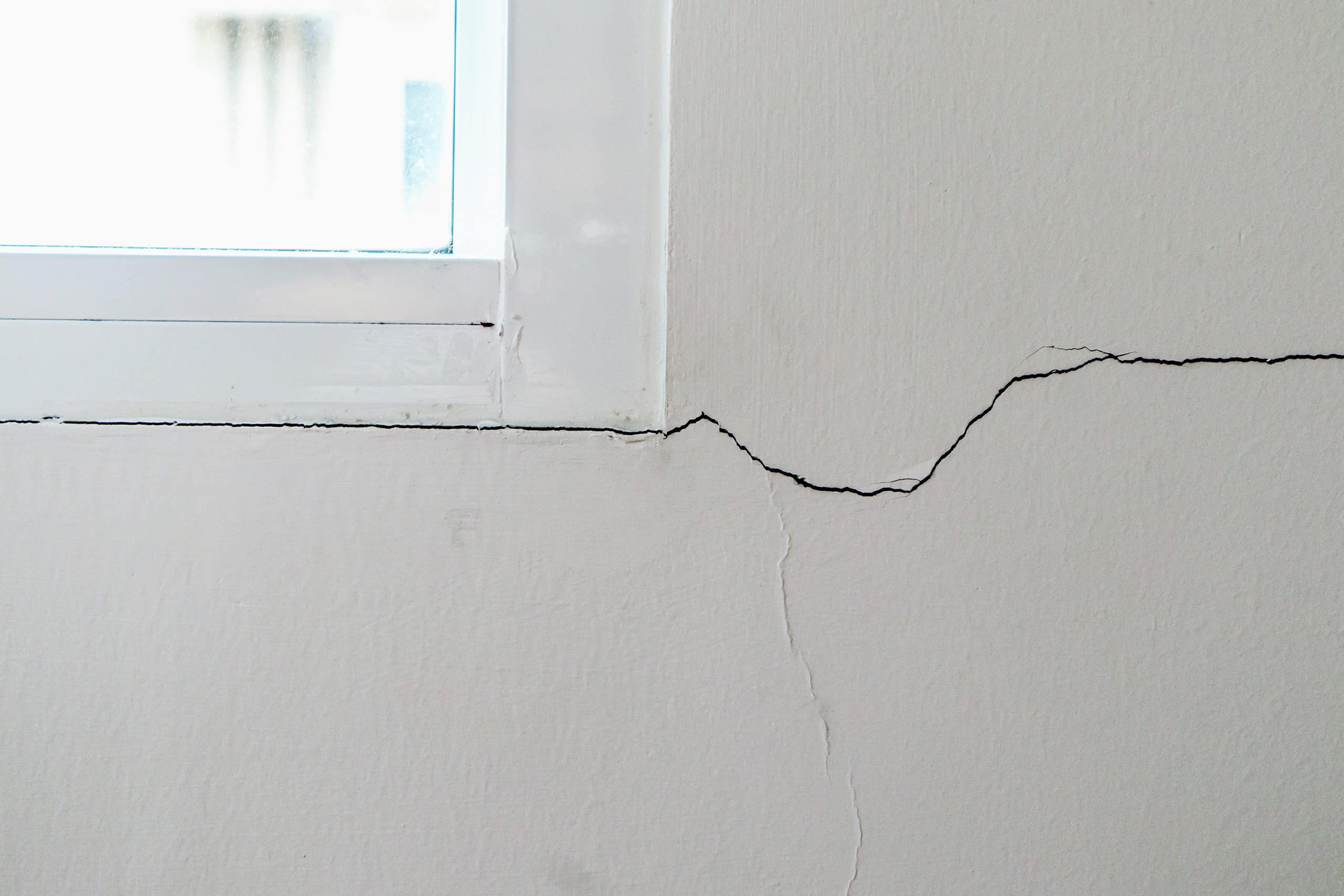 How To Repair Stucco Cracks Around Windows Latham Wormse
