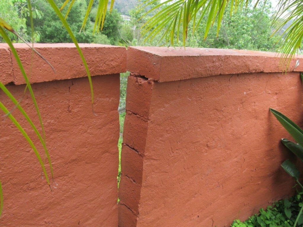 Leaning block wall